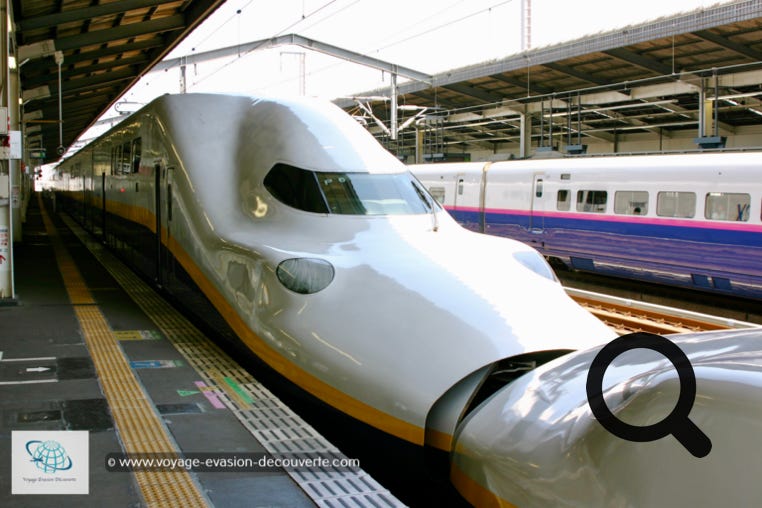 C’est un train à grande vitesse et la fierté du Japon. C’est leur TGV mais en mieux, beaucoup mieux…