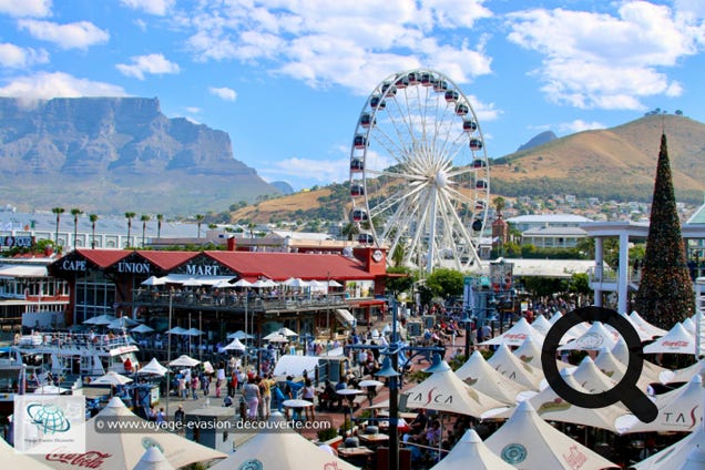 C’est le quartier le plus touristique de la ville. Il abrite un port de plaisance, avec des magasins, un grand centre commercial, une grande roue, des restaurants et des bars branchés. L’ambiance tourne à plein régime que ce soit en journée ou en soirée.