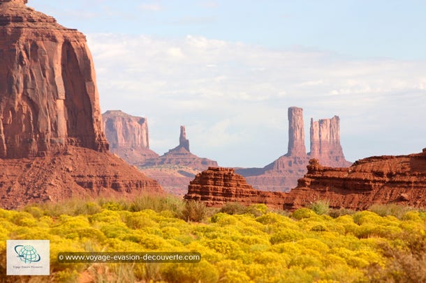 L’ouest américain est une terre fascinante, entre étendues désertiques, montagnes de roche rouge et parcs nationaux mythiques et grandioses.  Vous entrerez au cœur d’une nature exceptionnelle avec des paysages spectaculaires, véritables trésors de sable et de pierre. 