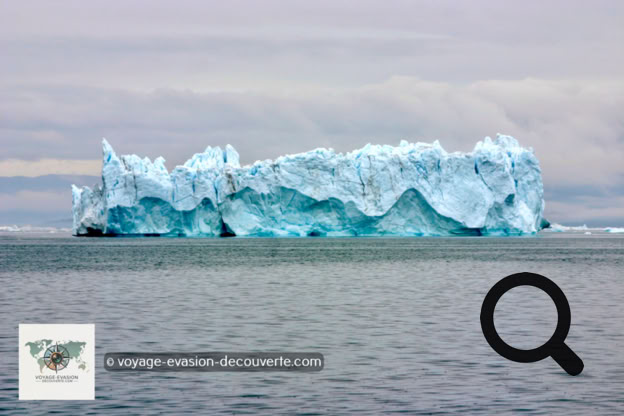 Nous avons repris tranquillement la navigation entre ces magnifiques icebergs, des mastodontes de plus en plus gros. Certains rendaient notre voilier insignifiant, limite coquille de noix. J’étais comme un enfant devant des friandises !