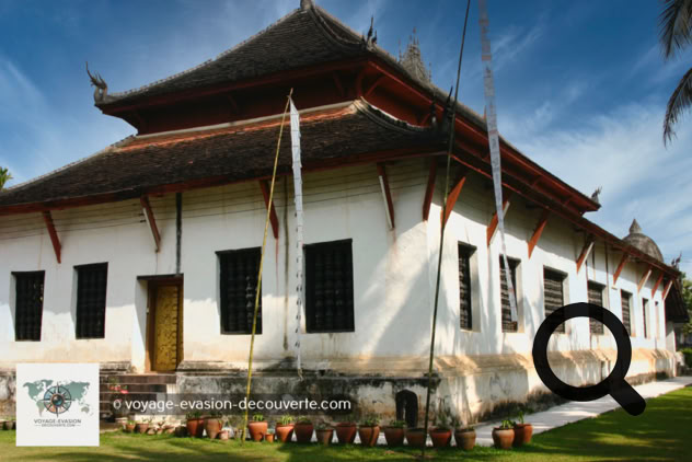 Il a été construit sous le règne du roi Visounnarat, ou  “Vixoun“ (1501-1520) en 1513 et représente le premier modèle, parfois appelé Luang Prabang style I, d’architecture des temples Lao.