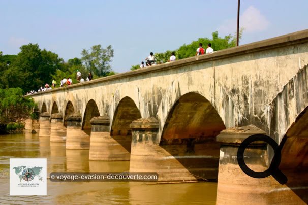 Don Khone est l’île qui se situe le plus au Sud de l’archipel. Elle est directement reliée à Don Det par un vieux pont français.